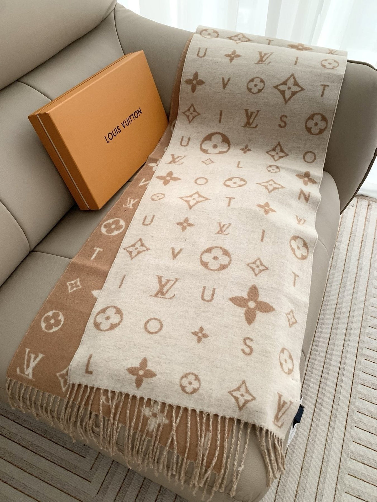 Louis Vuitton Reykjavik 2.0 Monogram Scarf — front