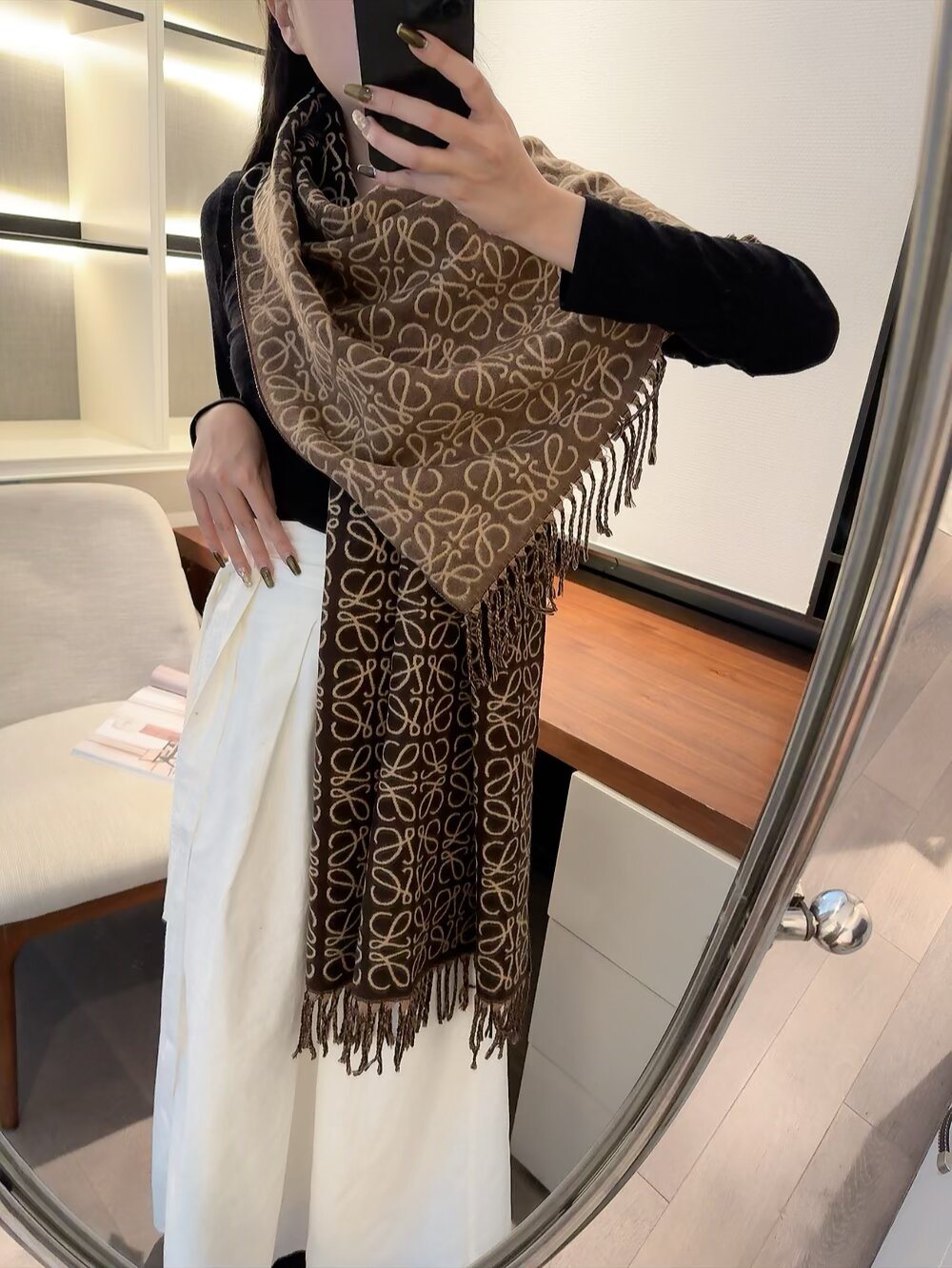 Loewe Loop Motif Fringe Scarf — model
